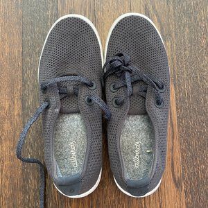 Allbirds Women's Tree Skippers - Kauri Jo (Charcoal Upper / White Sole) - Size 7